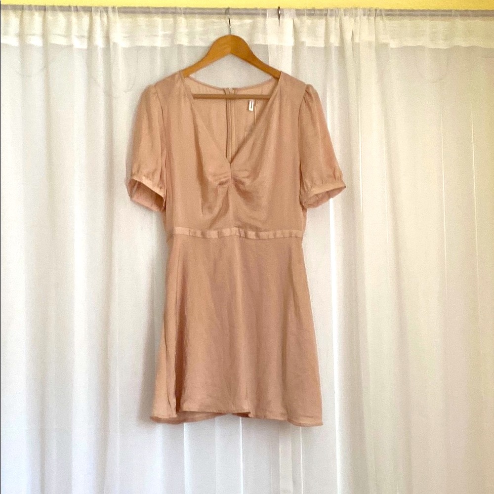 NWT Avec Les Filles Elegant Beige Dress